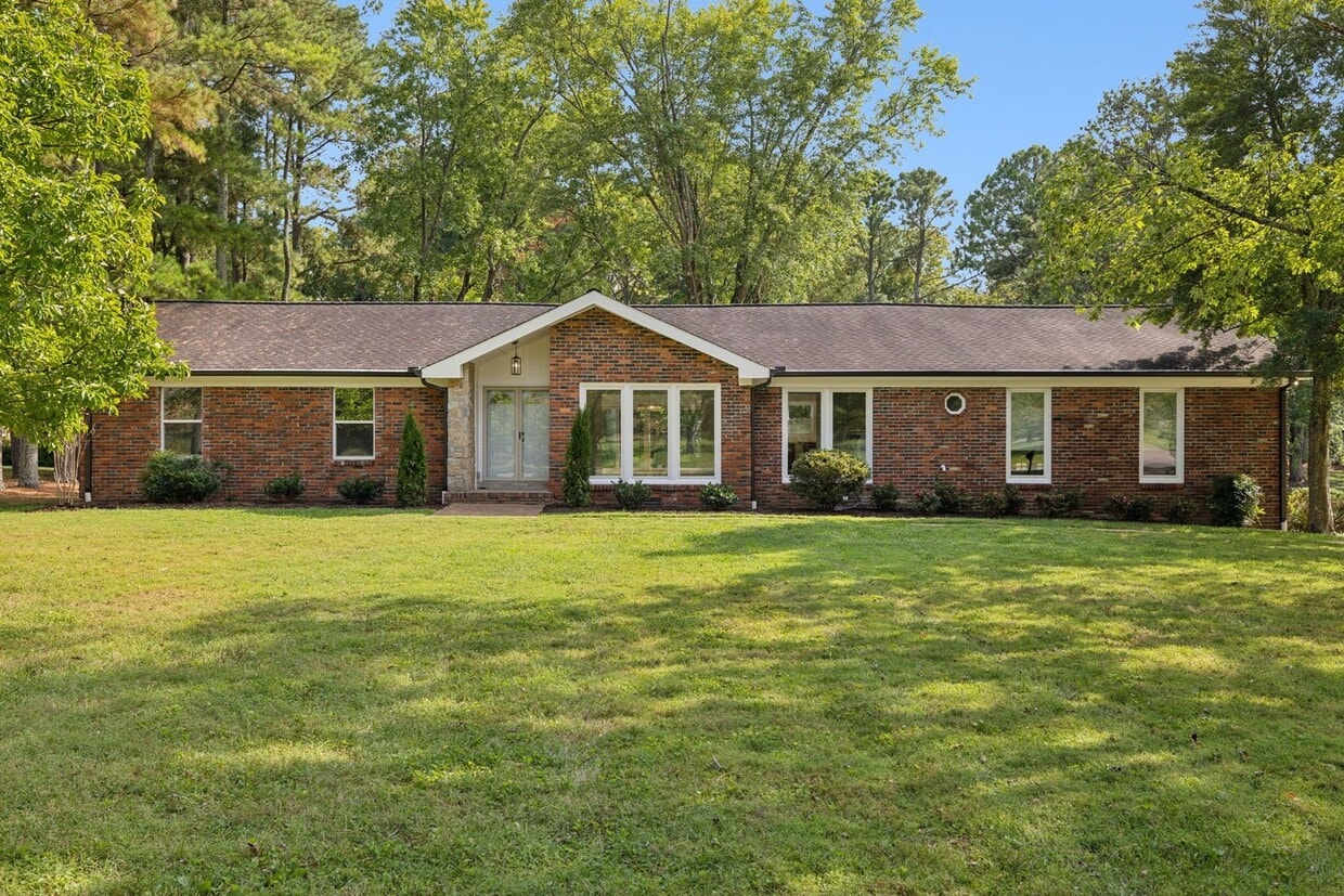 Completely renovated ranch 4BR/4BA ranch h... - Completely renovated ranch 4BR/4BA ranch h...