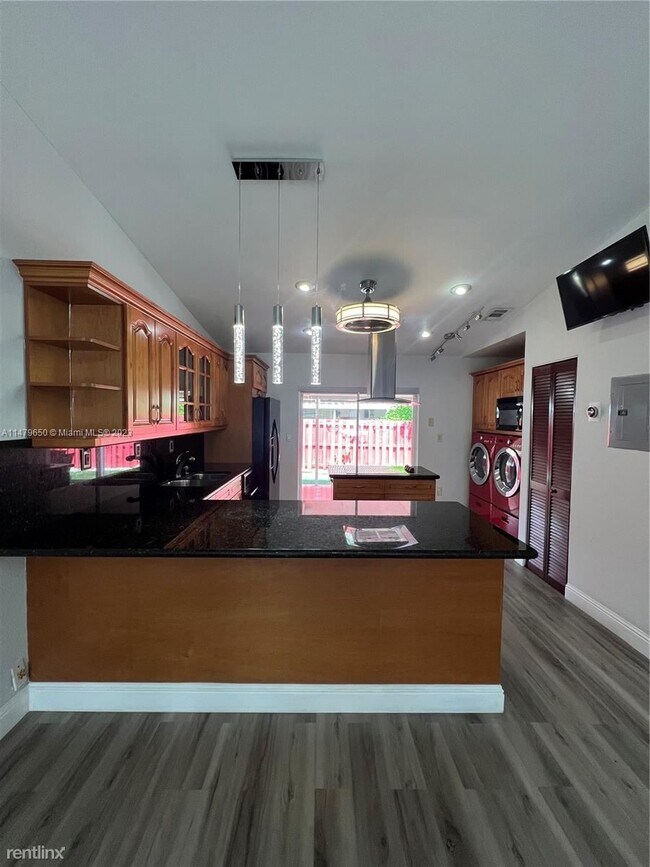 Foto del edificio - 3 br, 2 bath House - 8285 NW 186th St Apt 604