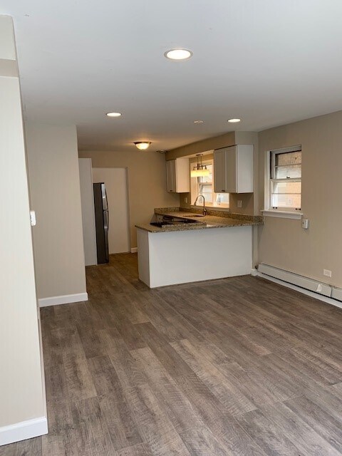 Foto del edificio - 6838 W Diversey Ave