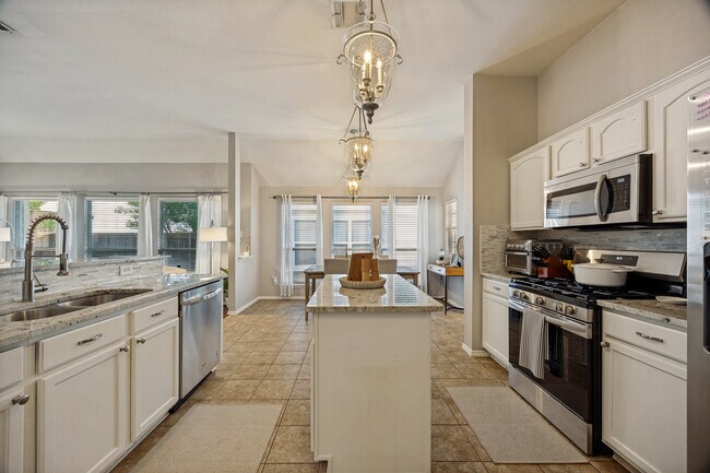 Foto del edificio - 9716 Hedge Bell Dr