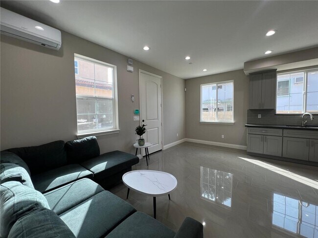 Foto del edificio - 3856 Delta Ave