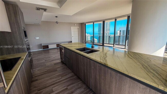 Foto del edificio - 801 S Miami Ave