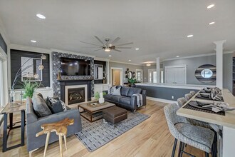 Building Photo - 136 Bridlewood Dr