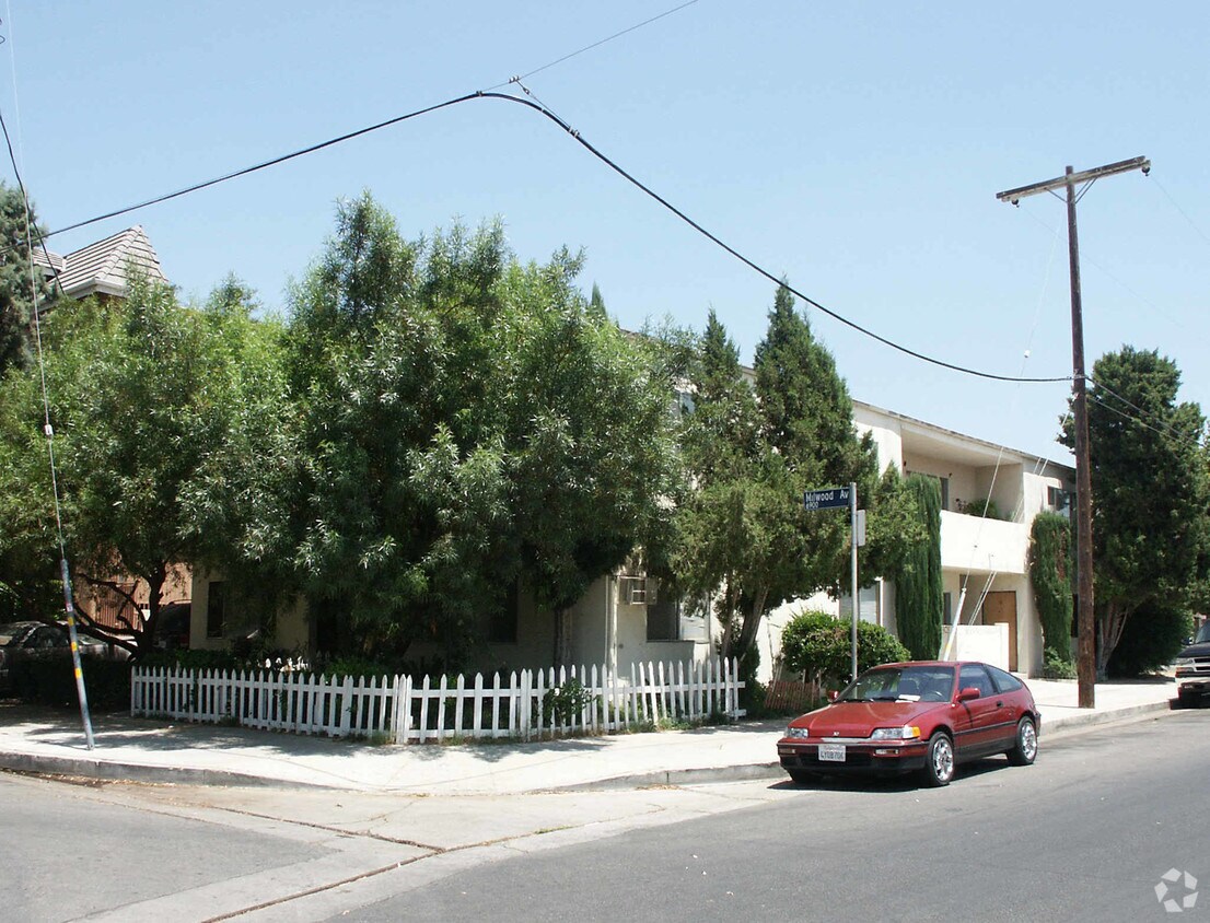 Building Photo - 6902 Milwood Ave