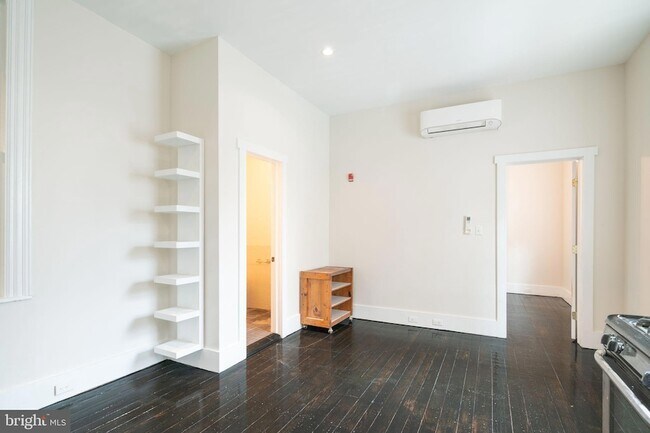 Foto del edificio - 1836 Delancey Street Unit 1