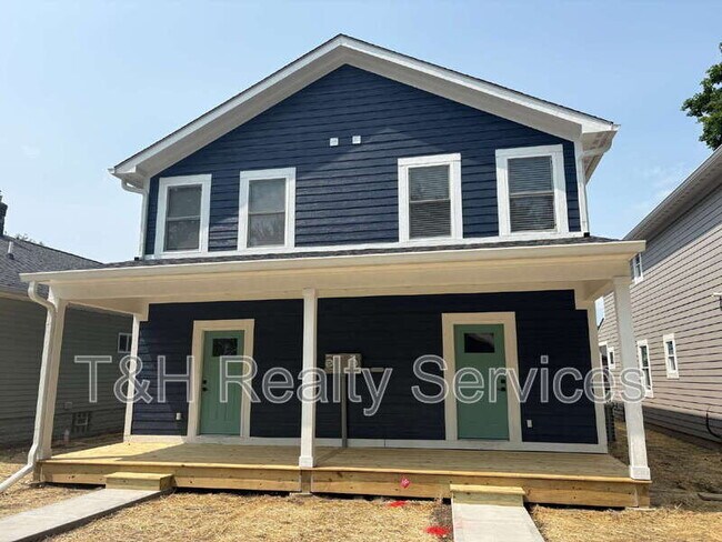 Foto del edificio - 621 W 39th St