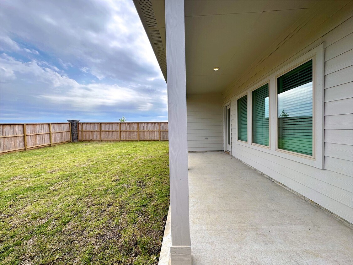 Foto del edificio - 21306 Owl Rd