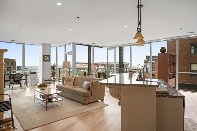 Foto del edificio - 701 W Lakeside Ave