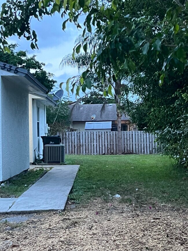 Foto del edificio - 5335 NW 5th St