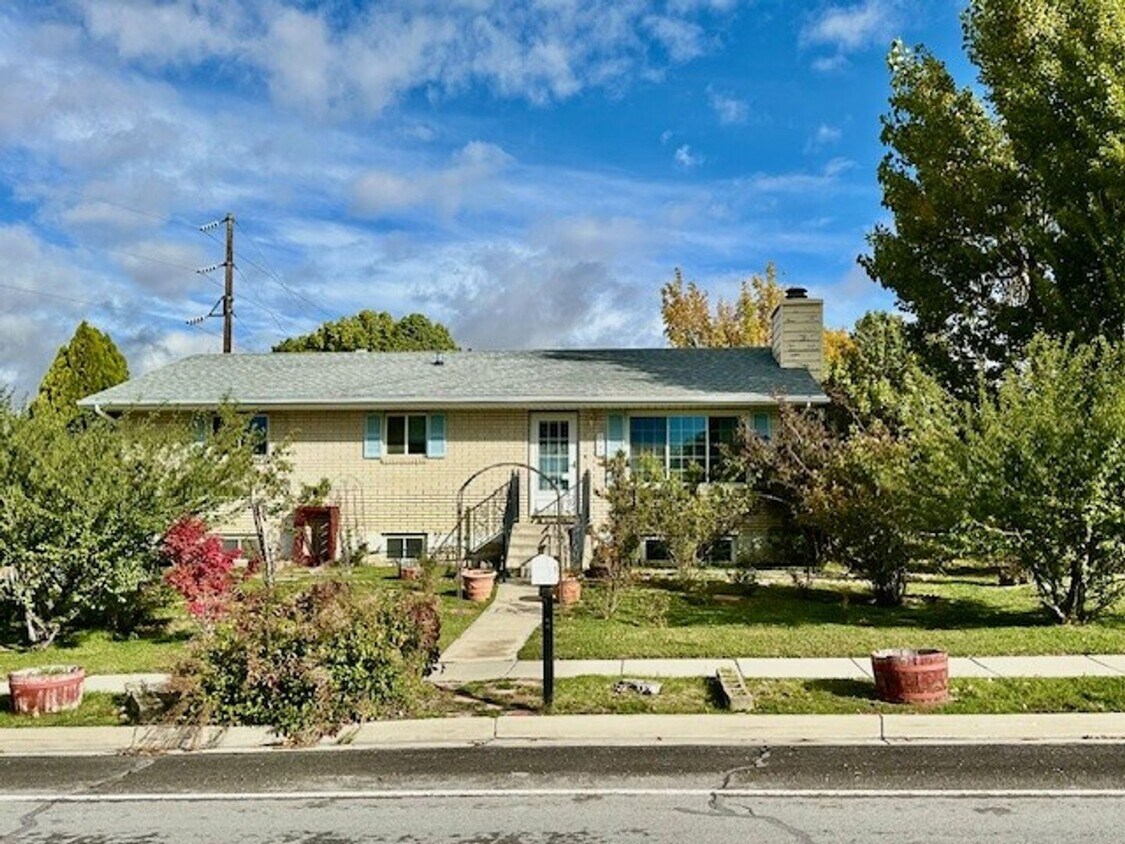 Primary Photo - Cute 3 bedroom, 2 bath home!