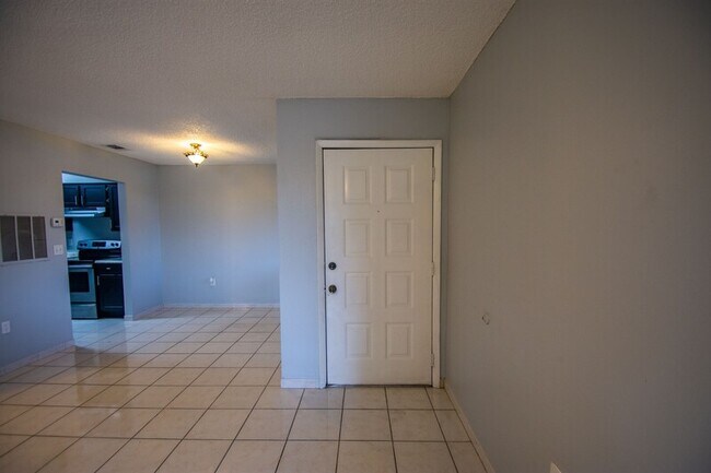 Building Photo - 6130 Curry Ford Rd