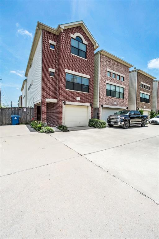 Building Photo - 3662 Main Plaza Dr