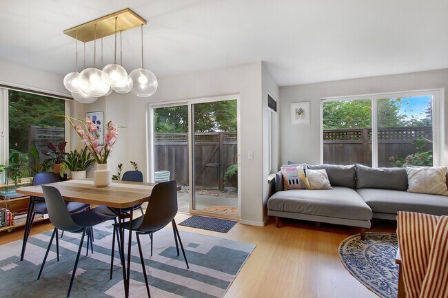 Foto del edificio - 4103 26th Ave SW