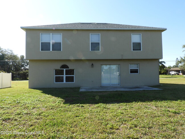 Building Photo - 1009 SE Bywood Ave