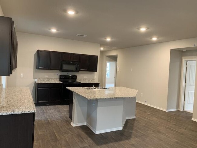 Building Photo - 4 bedroom in Austin TX 78724