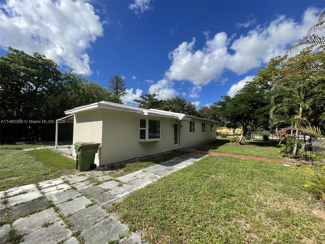 12780 NW 16th Ave, North Miami, FL 33167 House Rental in North Miami