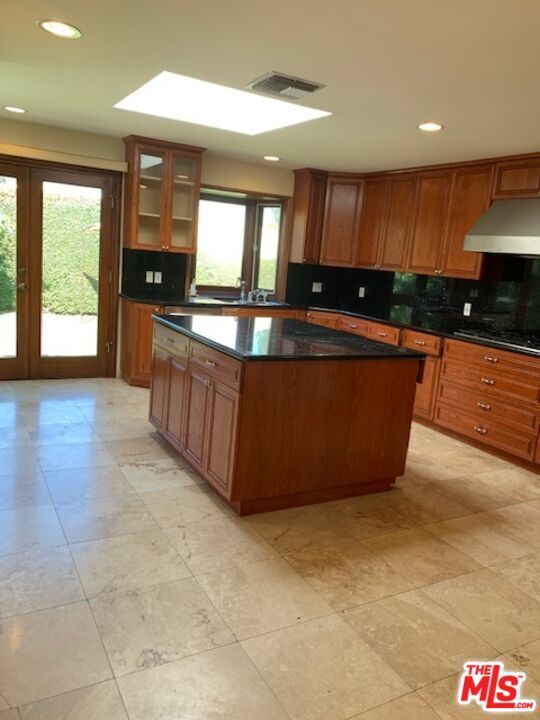 Foto del edificio - 3530 S Bentley Ave