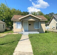 Building Photo - 2350 Hegele St