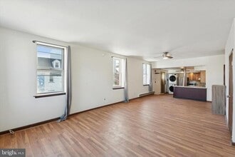 Building Photo - 632 E Girard Ave