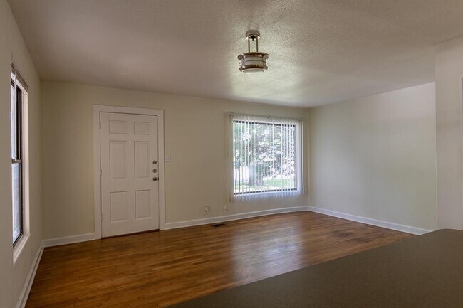 Foto del edificio - 5514 Grover Ave