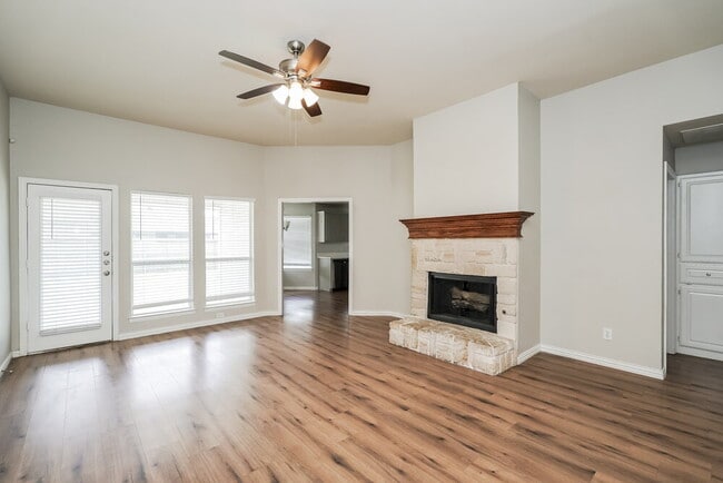 Foto del edificio - 211 Dove Meadows Ln
