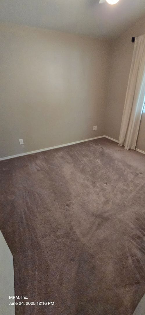 Building Photo - Large 3 bedroom home in the country