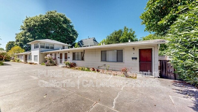 Building Photo - 630 Wright St