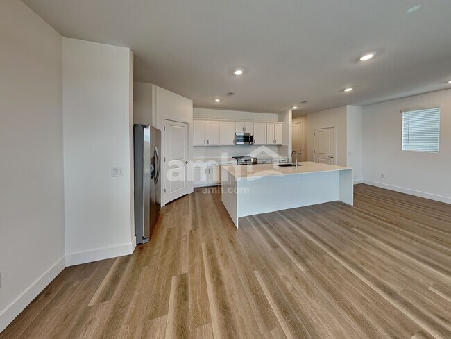 Foto del edificio - 9641 Harkes Dr