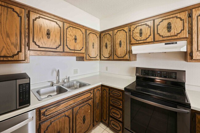 Foto del edificio - 3 Bedroom Townhome in St. Cloud