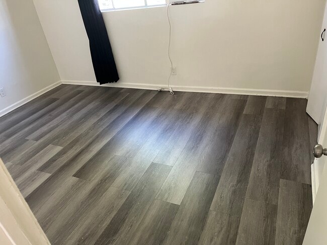 Building Photo - 928 S Ford Blvd