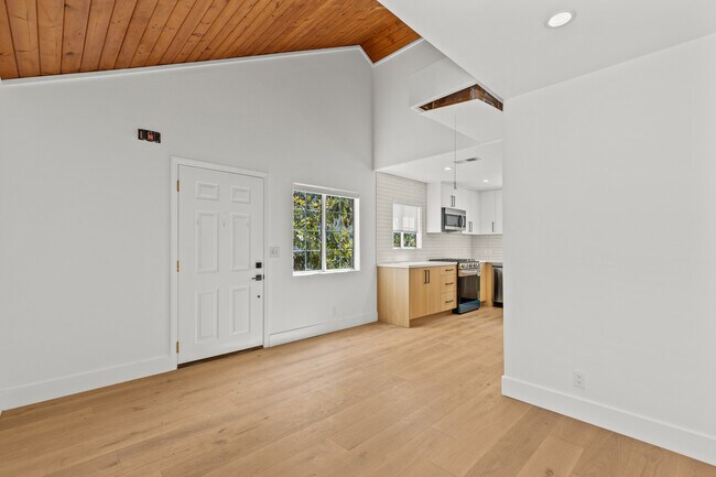 Foto del edificio - 10920 Hesby St
