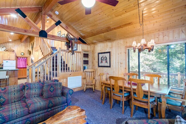 Foto del edificio - 2580 Yosemite Pines Ln