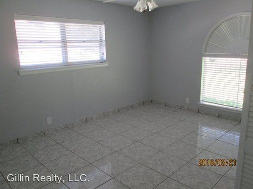 Building Photo - 1234 Tanglewood Dr
