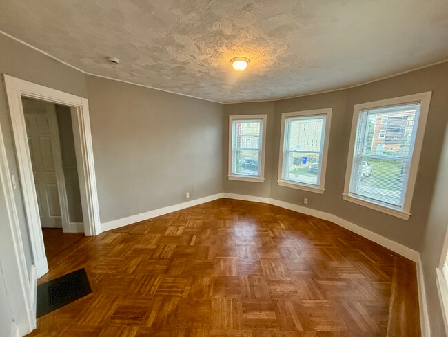 Living Room - 15 Fenelon St