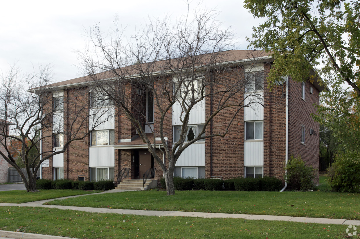 Building Photo - 1150 Surrey Dr