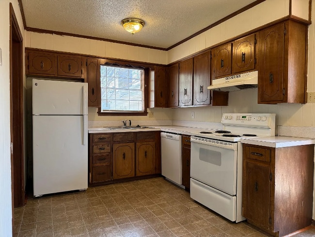Building Photo - 602 W Scenic Dr