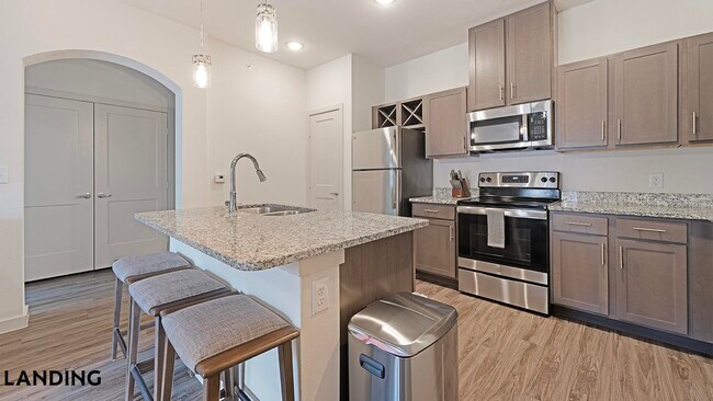 Building Photo - 2825 Main St