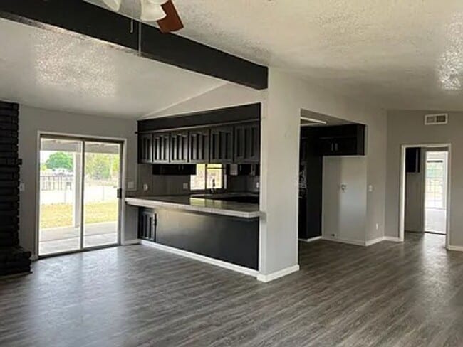 Building Photo - 10485 E Herndon Ave