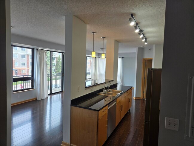 Foto del edificio - 7600 Lyndale Ave S