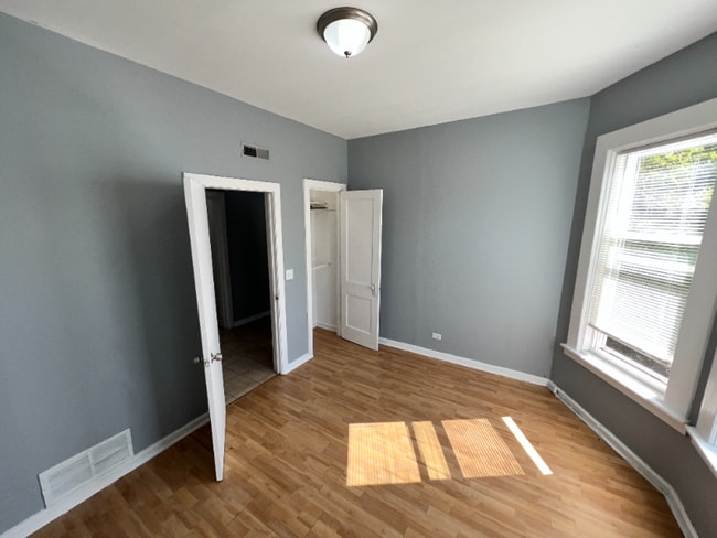 Building Photo - 2701 E 75th Pl