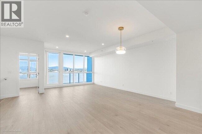 Building Photo - 10333 River Dr