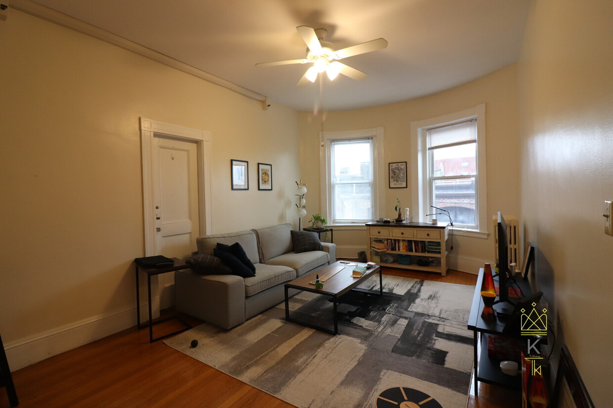 Foto principal - 1477 Beacon St