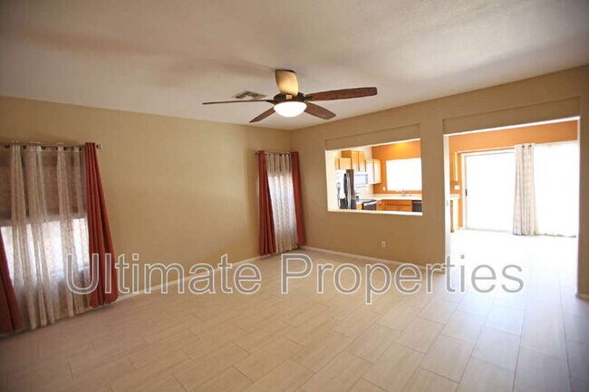 Foto del edificio - 12916 W Crittenden Ln