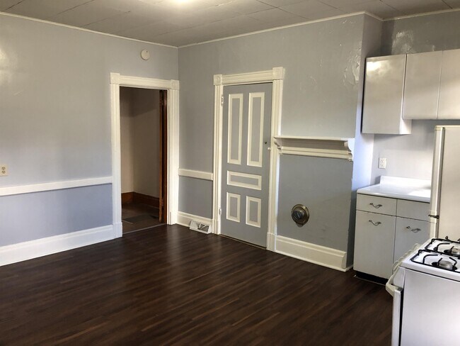 Building Photo - 1139 Brabec St