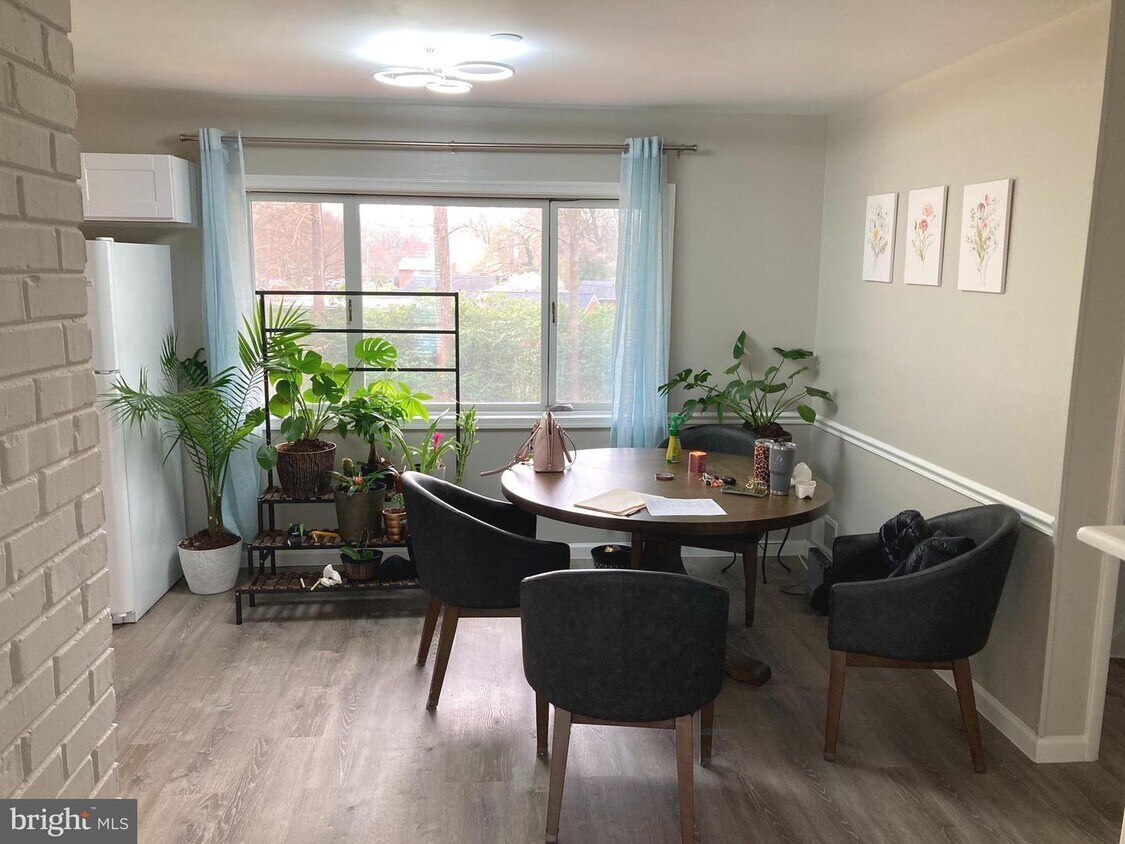 Foto principal - 7405 Kelvin Pl