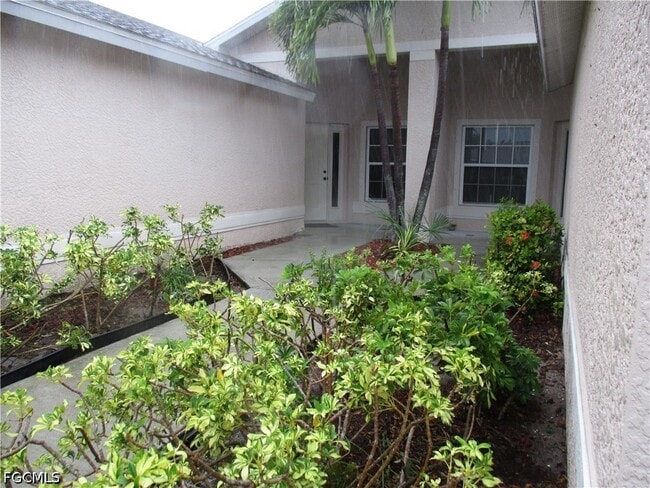Building Photo - 4330 SW 7th Pl