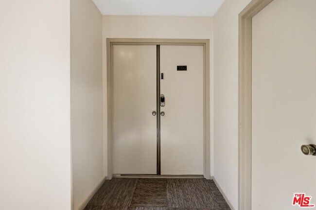 Foto del edificio - 1037 N Vista St