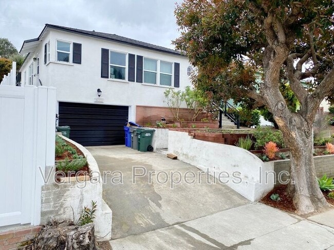 Building Photo - 623 Camino Real