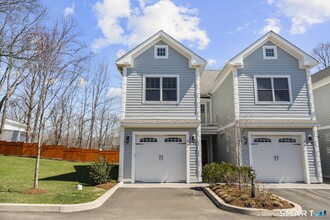 Building Photo - 2455 Boston Post Rd
