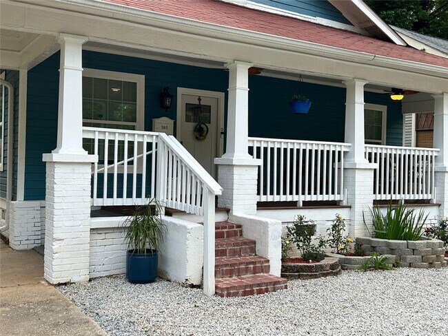 Building Photo - 385 Mathewson Pl SW